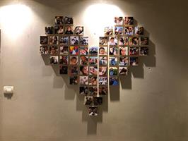 קיר הלב - בחדר השינה של דניאל ואייל גולן