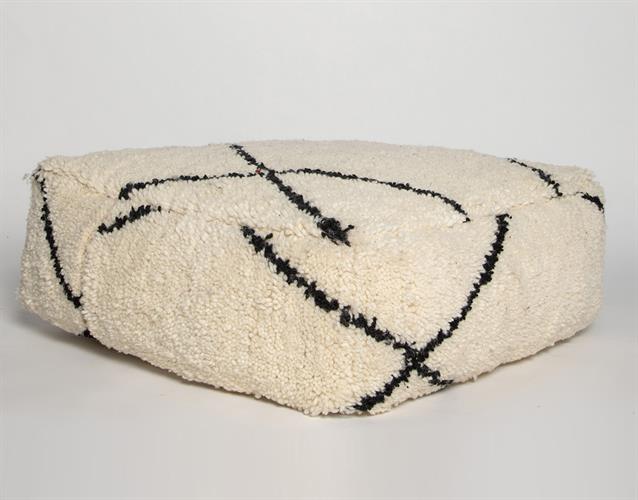 פוף שטיח שחור לבן איקסים