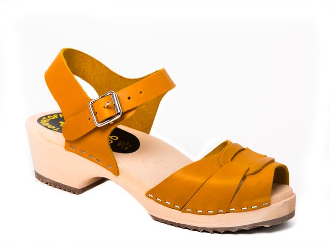 סנדלי עץ נשים קלוע עקב נמוך צהוב חרדל קאמל בהיר