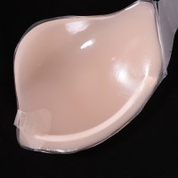 חזיית סיליקון נדבקת להרמת החזה