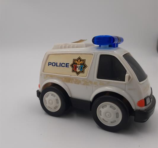 אוטו משטרה בגודל בינוני