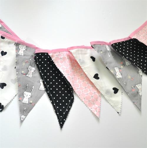 שרשרת דגלונים ארנבונת