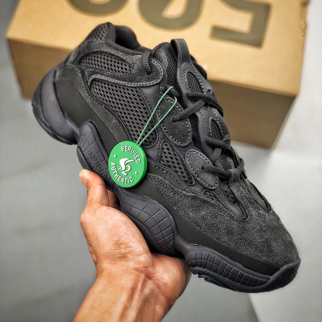 black yeezy boost 500