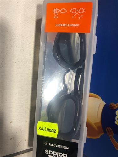 משקפת אדידס