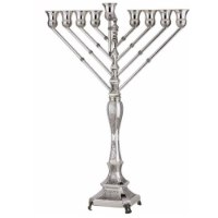 חנוכיית חב״ד מוצארט מעוטרת M