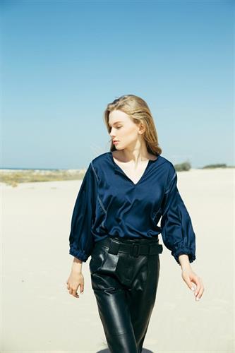 חולצת אריאנה כחול