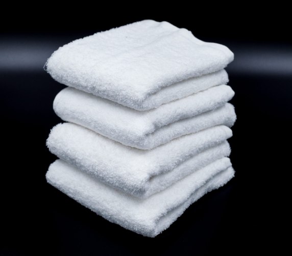 4 מגבות פנים באיכות מעולה 550 גרם