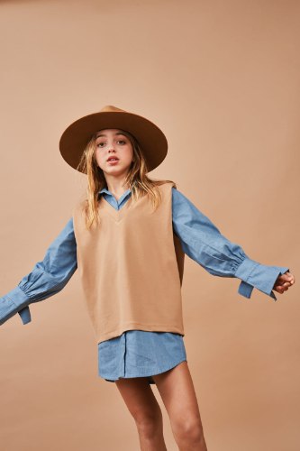 חליפת קלואה קאמל וג׳ינס - DANA SIDI GIRLS