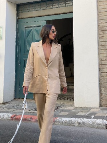 חליפת קורטני ב'ז