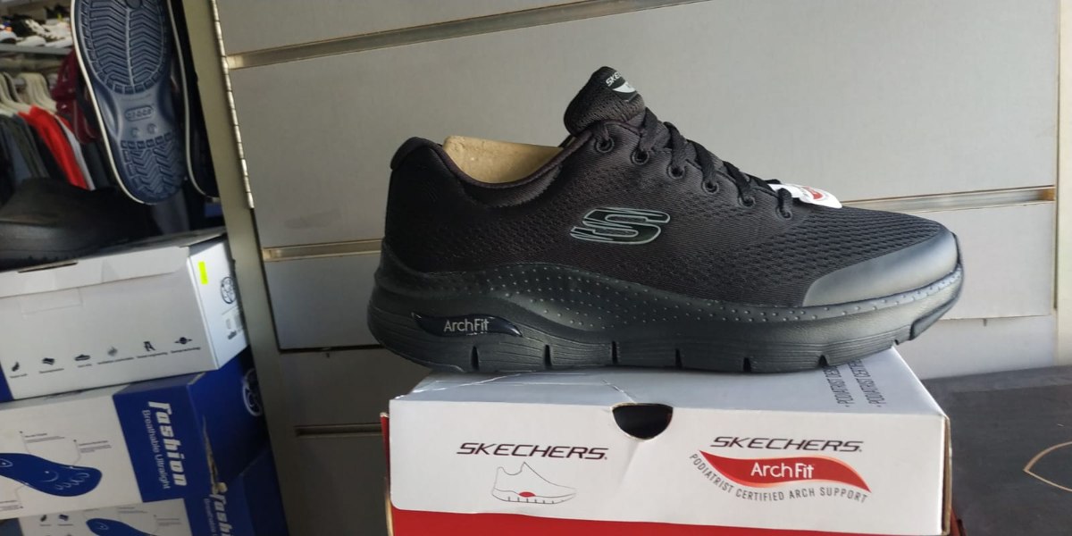 Skechers נעלי ספורט סקצ'רס  Arch fit עם תמיכה לקשת כף הרגל