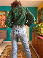 חולצה ירוקה מכופתרת גרפית מידה XL