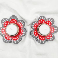 פמוטים נמוכים דגם עלי כותרת - אדום אפור