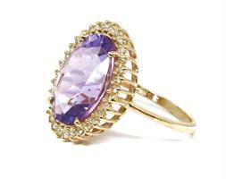 טבעת אמטיסט ויהלומים 0.30 קראט משובצים בזהב 14 קרט