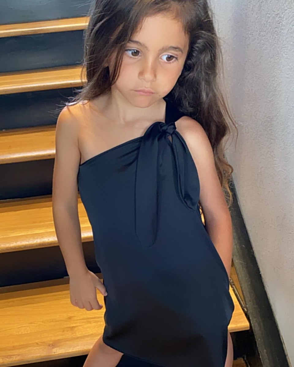 שמלה שחורה כתף אחת MISS KIDS - מידות 2-16