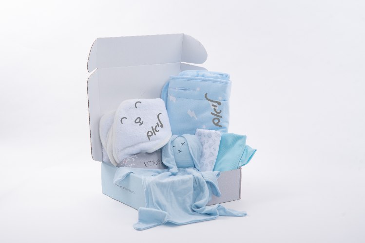 מארז לתינוק- Big Baby- מגבת, ריפודית, שמיכי ארנב וחיתולי בד