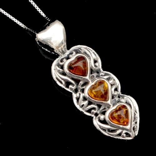 תליון כסף 3 לבבות משובץ ענבר T8332