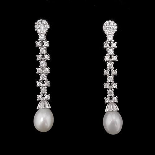 עגילי כסף מעוצבים משובצים פנינה לבנה וזרקונים A7122 | תכשיטי כסף 925 | תכשיטים לחתונה