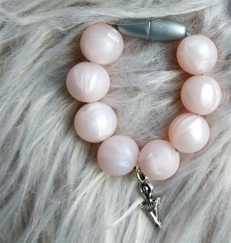 צמיד לילדות מסיליקון עם תליון- דגם בלרינה ורוד