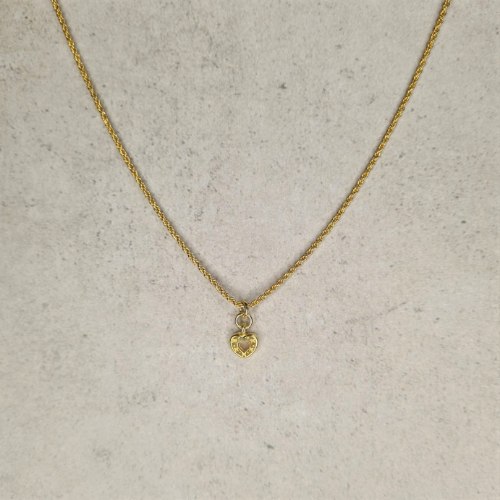 שרשרת מוזהבת לב קטן