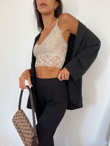 טופ תחרה מרלין