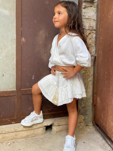 חליפת חצאית וטופ מעטפת לבן