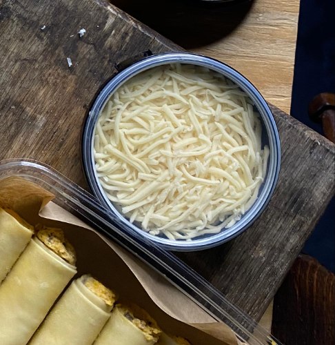 מוצרלה מגורדת