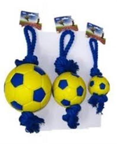 כדורגל בינוני מצפצף עם חבל