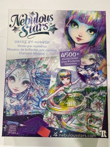 חוברת עיצוב עם פייטים