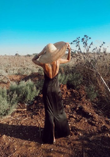 שמלת לילי שחורה