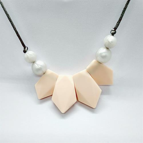 שרשרת חץ פינק פרל