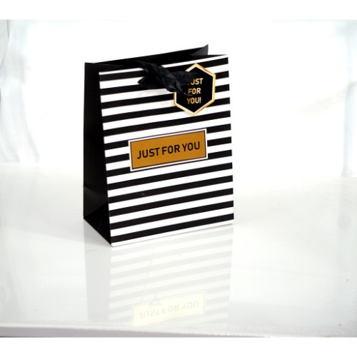 שקית מתנה שחור לבן זהב בי