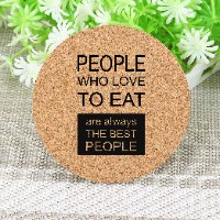 6 תחתיות עגולות שונות על אוכל