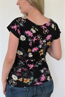 חולצת הריון חצי חצי- גב פרחוני וחזית שחורה בתוספת כיס פרחוני