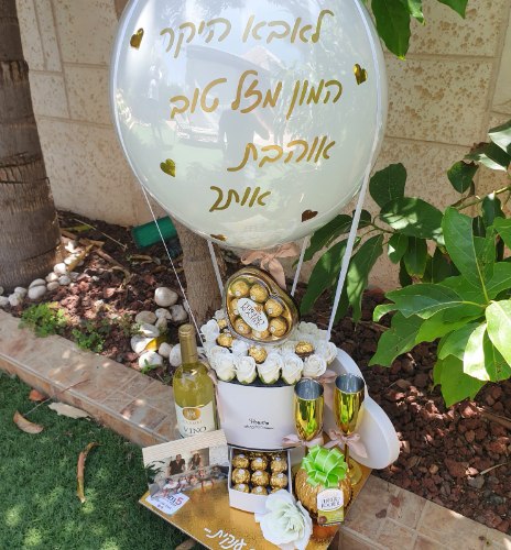 יין & שוקולד & פרחים & כוסות - אלגנטי ויוקרתי