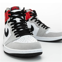 Nike Air Jordan 1 High Light Smoke Grey
