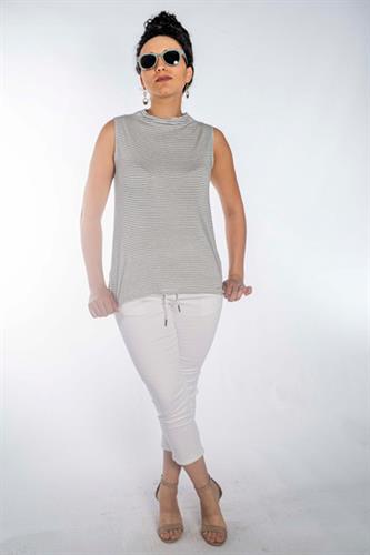 חולצה חצי גולף ללא שרוול