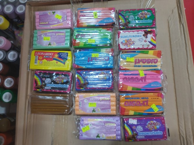 פלסטלינות בשלל צבעים