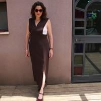 שמלה חומה אלגנטית ומעוצבת מידה L