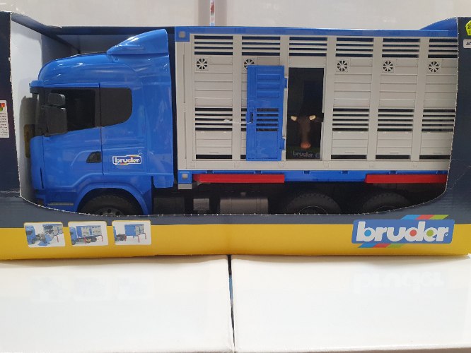 משאית מובילה חיות + שור