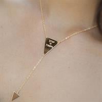 שרשרת עניבה משולשים חריטה