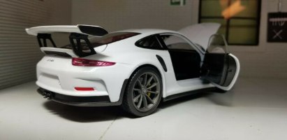 מוכנית ברזל איכותית 1:24 פורשה 911 GT3 RS