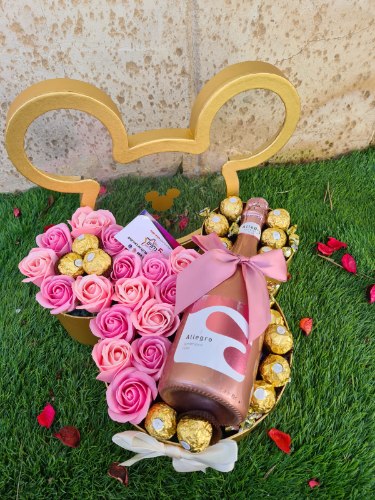 מארז מיני מאוס - משולב יין & שוקולד& פרחים