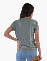 חולצה פרח עם חורים