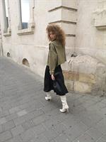 חצאית משי שחורה