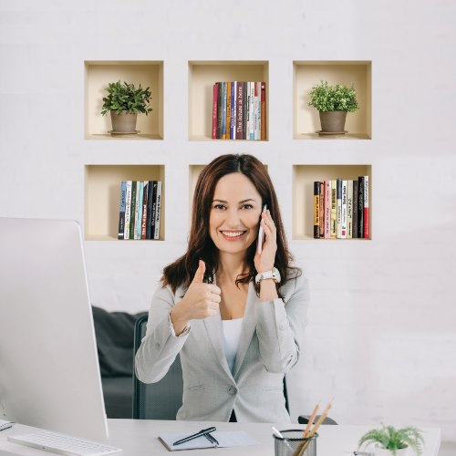 כוורת 6 מדבקות ספרים ועציצים