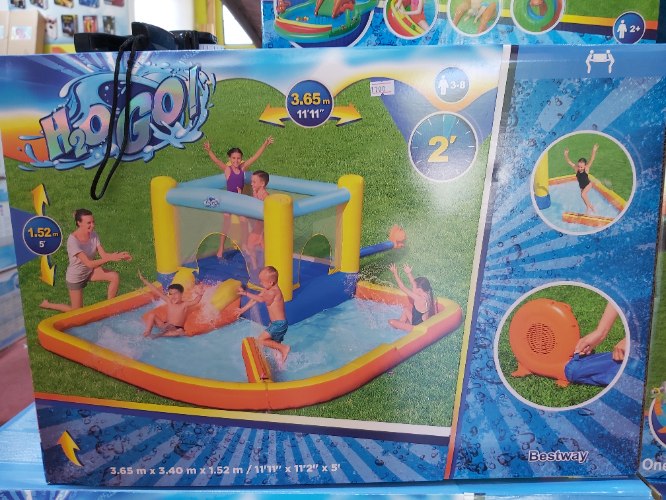 בריכת פעילות ענקית הכוללת משאבה חיצונית 3.65m×3.40m