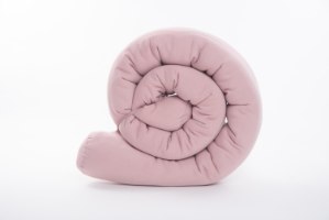 לולי שבלולי ורוד עתיק - נחשוש מכותנה אורגנית- 2 מטר- עם חוטים מיועדים לקשירה למיטה