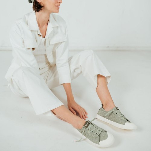 סניקרס סאגה-KUMI