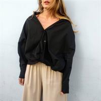 חולצת כיווץ שחורה