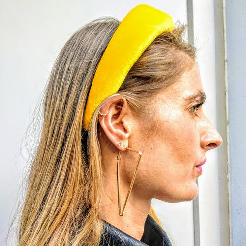 עגיל משולש זהוב